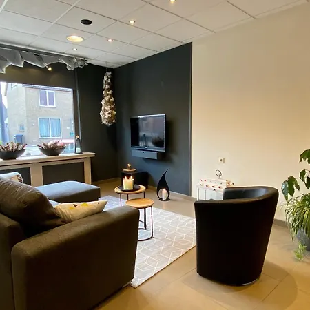 Daire Tot Rust In The Forest *