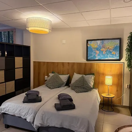 Daire Tot Rust In The Forest Putte